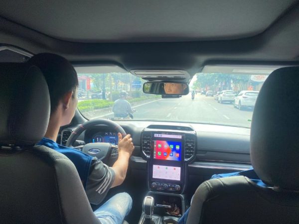 Những lúc nào nên ưu tiên thuê tài xế qua app lái xe hộ thay vì bắt taxi