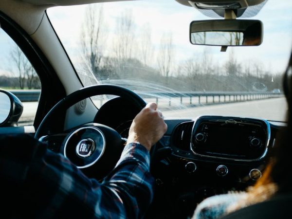 Những thuận lợi và bất lợi khi sử dụng dịch vụ gọi app và thuê tài xế