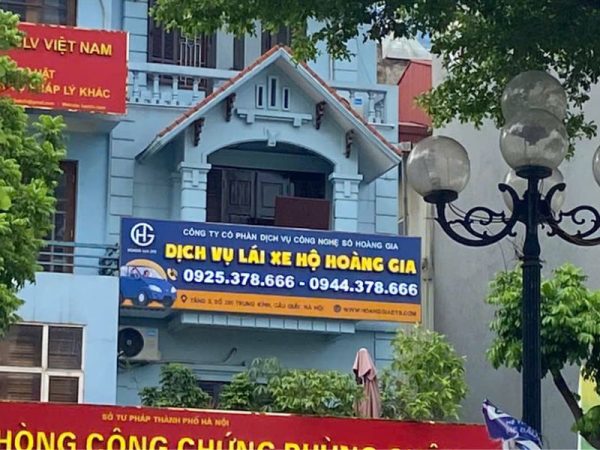 Tìm hiểu giá dịch vụ thuê xe hộ minh bạch, tiết kiệm tại Hoàng Gia DTS