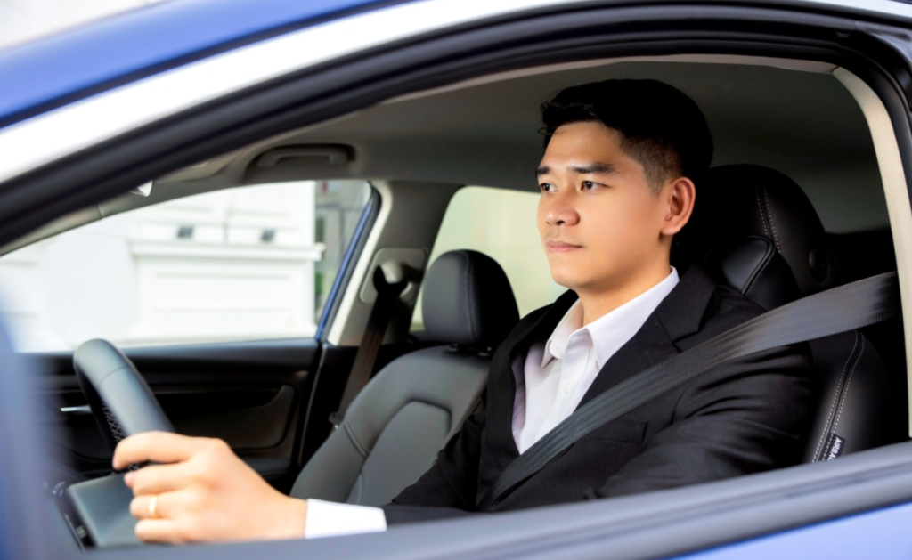 Thuê lái xe hộ đi chơi golf