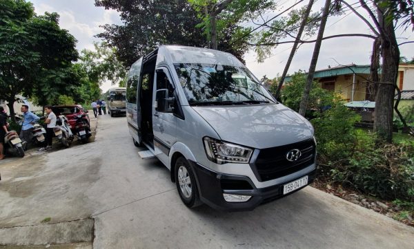 Thuê lái xe hộ đưa đón nhân viên