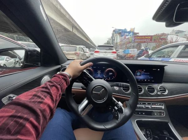 thuê lái xe hộ cho người nước ngoài